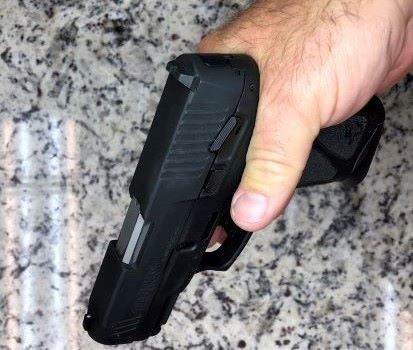 How to properly grip a pistol 