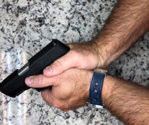 How to properly grip a pistol